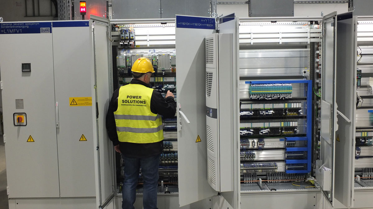 Prace serwisowe przy szafach elektrycznych